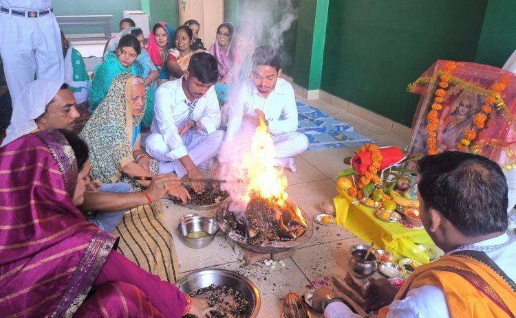 आदर्श ज्ञान वाटिका स्कूल ने मनाया स्थापना दिवस