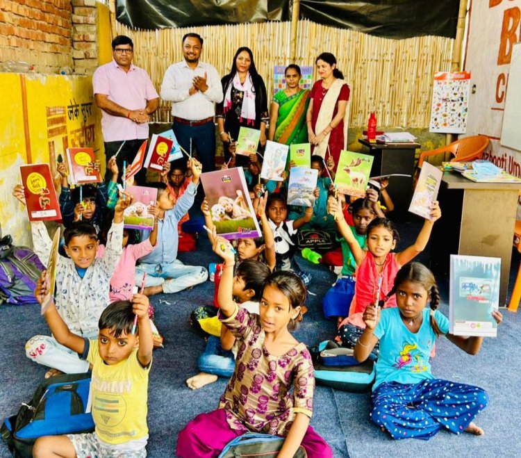 गरीब और जरूरतमंद बच्चों के बीच शिक्षा सामग्री का वितरण
