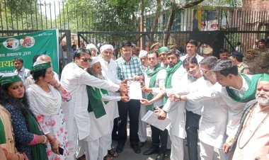 नोएडा प्राधिकरण पर भाकियू अंबावता का जोरदार प्रदर्शन