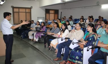 सुपर रिसोल्युशन माइक्रोस्कोपी एंड इट्स एप्लीकेशन पर डीएसटी प्रायोजित सात दिवसीय व्यावहारिक प्रशिक्षण कार्यक्रम का शुभारंभ