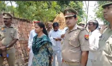 चकरोड की जमीन पर अवैध निर्माण पर चला बुलडोजर