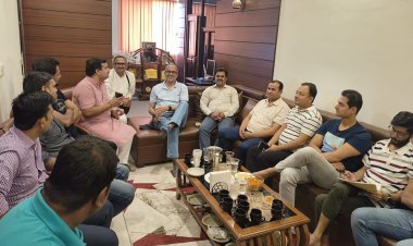 देविका गोल्ड होम्ज़ बिल्डर से परेशान निवासियों ने की बैठक, खटखटाएंगे कोर्ट का दरबाजा