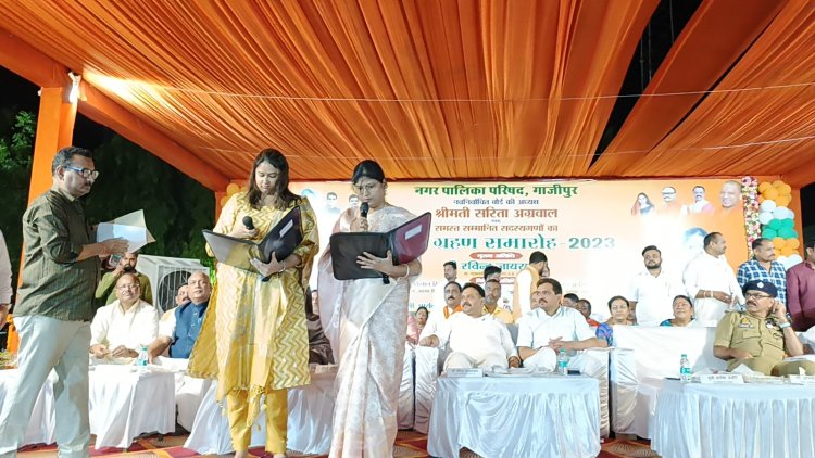 नव निर्वाचित सरिता अग्रवाल समेत पच्चीस सभासदों ने ली शपथ