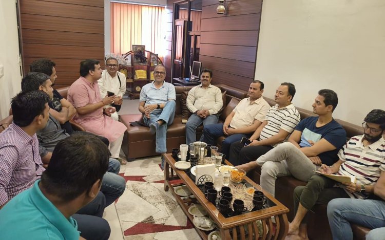 देविका गोल्ड होम्ज़ बिल्डर से परेशान निवासियों ने की बैठक, खटखटाएंगे कोर्ट का दरबाजा