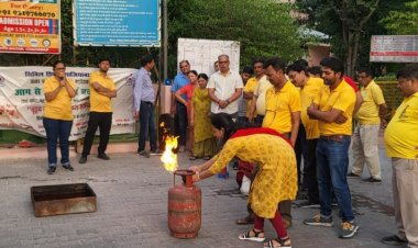 गुलमोहर एनक्लेव सोसाइटी में किया गया फायर मॉक ड्रिल