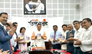केदारनाथ त्रासदी की दसवीं वर्षगांठ पर मुख्यमंत्री ने खंड-खंड से अखंड उत्तराखंड पुस्तक का किया विमोचन 