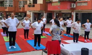 अंतरराष्ट्रीय योग दिवस पर गुलमोहर एनक्लेव में हुआ योगाभ्यास