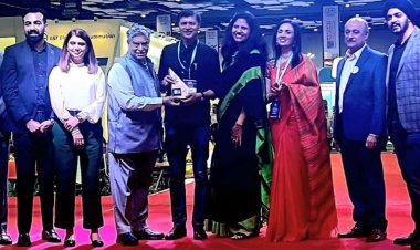 IIID डिजाइन एक्सीलेंस अवार्ड से सम्मानित हुए आर्किटेक्ट डॉ हरीश त्रिपाठी व इंटीरियर डिजाइनर ज्योति त्रिपाठी