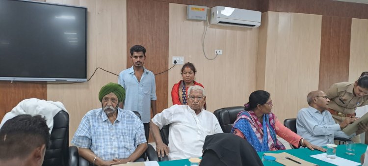 पत्नि ने कहा पति का है अवैध संबंध, परामर्श केन्द्र ने बारह परिवारों को मिलवाया 