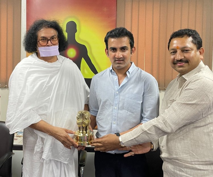 आचार्य लोकेश विश्व शांति सद्भावना यात्रा पर अमेरिका रवाना