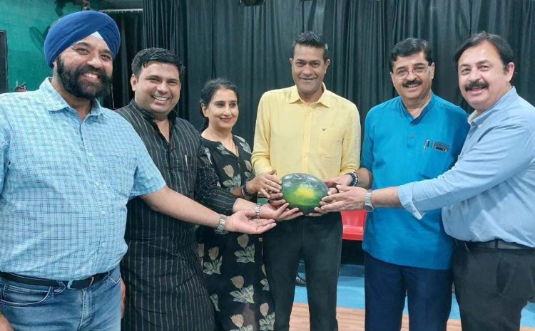 एक्टिव एनजीओ नोएडा की तरबूज पार्टी में सुलझे कई मसले और मिली अनेक अहम जानकारियां