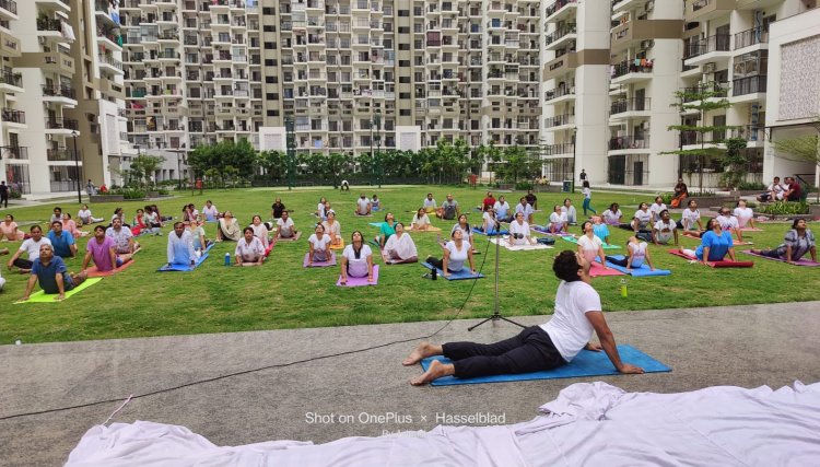 गुलशन बेलिना सोसाइटी में मनाया गया अंतरराष्ट्रीय योग दिवस  