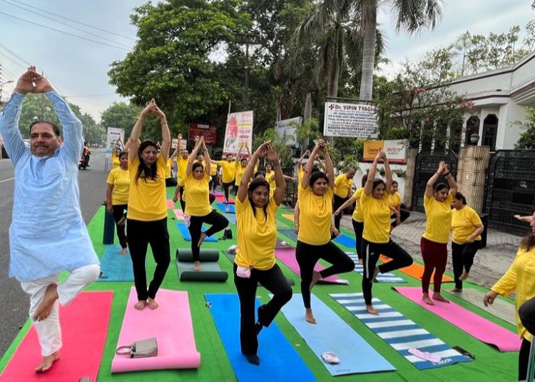 हीलिंग स्टूडियो में मनाया गया इंटरनेशनल योगा डे
