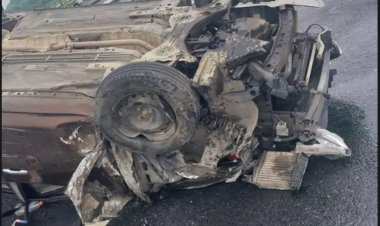 तेज रफ्तार कार डिवाइडर से टकराई, दो घायल