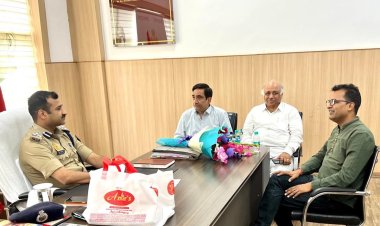 उ.प्र. युवा व्यापार मंडल की टीम ने नव नियुक्त अपर आयुक्त आनंद कुलकर्णी से शिष्टाचार भेंट