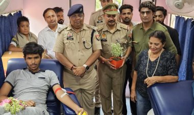 हग्स लाइफ हौलिस्टिक नशा मुक्ति केन्द्र द्वारा रक्त दान शिविर पुलिस विभाग को हुआ समर्पित