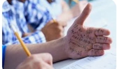 बीएड परीक्षा में दो छात्रा नकल करती पकड़ी गई