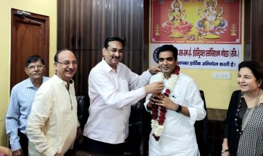 उद्यमियों की समस्याएं सुनने एमएसएमई इंडस्ट्रियल एसोसिएशन के कार्यालय पहुंचे विधायक