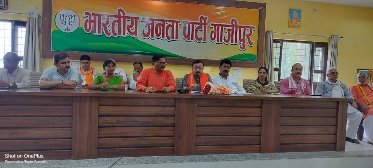 पार्टी कार्यकर्ताओ के बल पर कार्य कर रही है - शुशील त्रिपाठी