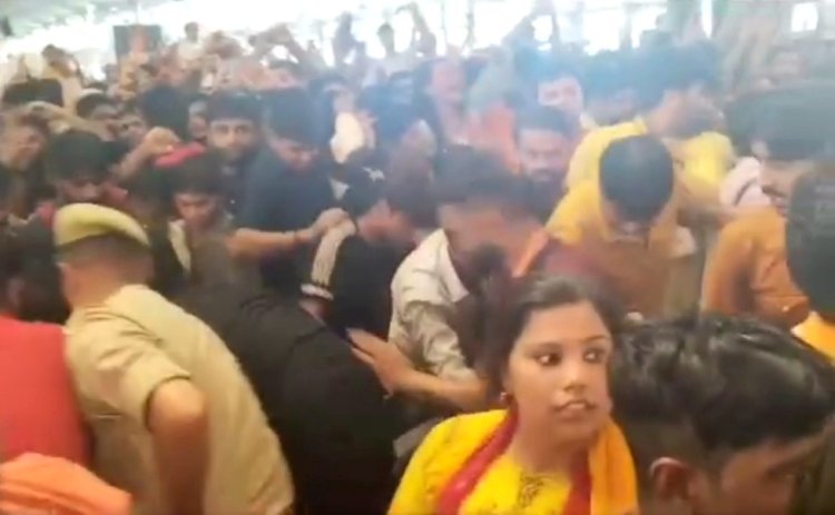 धीरेंद्र शास्त्री की कथा में मची भगदड़, लोगों को आई गंभीर चोटें