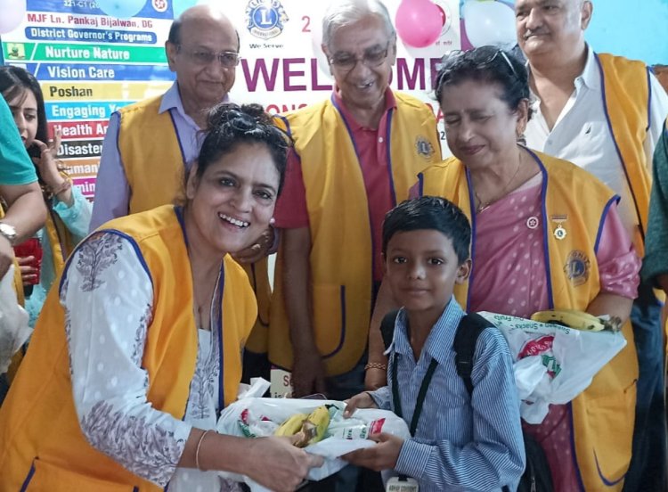 लायंस क्लब नोएडा द्वारा अभय कान्वेंट स्कूल के वंचित अधिकार वाले बच्चों के बीच किया गया प्रोजेक्ट 