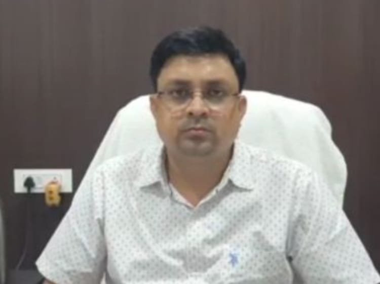 बीएसए ने लिया एक्शन, प्रधानाध्यापक व सहायक अध्यापक का वेतन किया वाधित