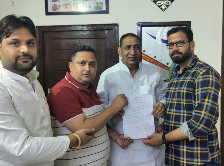 धीमी गति से चल रही रजिस्ट्री और फेज 2 की लंबे समय से अटकी हुई ओसी और रजिस्ट्री के संबंध में विधयक को पुनः दिया ज्ञापन