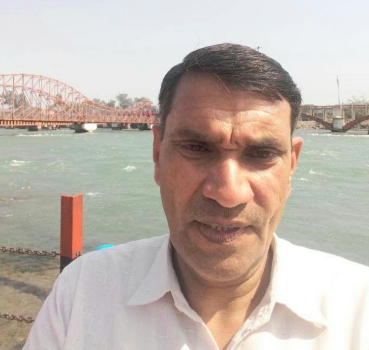 ग्रेटर नोएडा प्राधिकरण के ईमानदार सीईओ के सामने नहीं टिक पाया कुख्यात लेखपाल