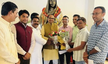 मुख्यमंत्री शिवराज से मिलकर धनगर शाखा के प्रतिनिधि मंडल ने रखी अपनी मांगे