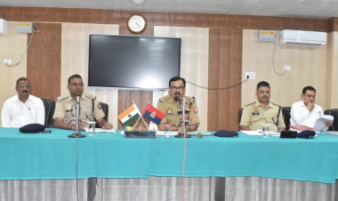 अपराध गोष्ठी में सभी थानाध्यक्षों को एस पी ने दिया दिशा निर्देश 