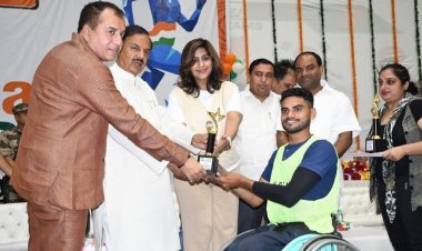 राष्ट्रीय खेल दिवस के अवसर पर हुई व्हीलचेयर बास्केटबॉल मैच,  सांसद महेश शर्मा ने किया पुरस्कृत