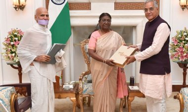 राष्ट्रपति द्रौपदी मुर्मू से उग्रविहारी तपोमूर्ति मुनिश्री कमल कुमारजी की महत्वपूर्ण भेंट