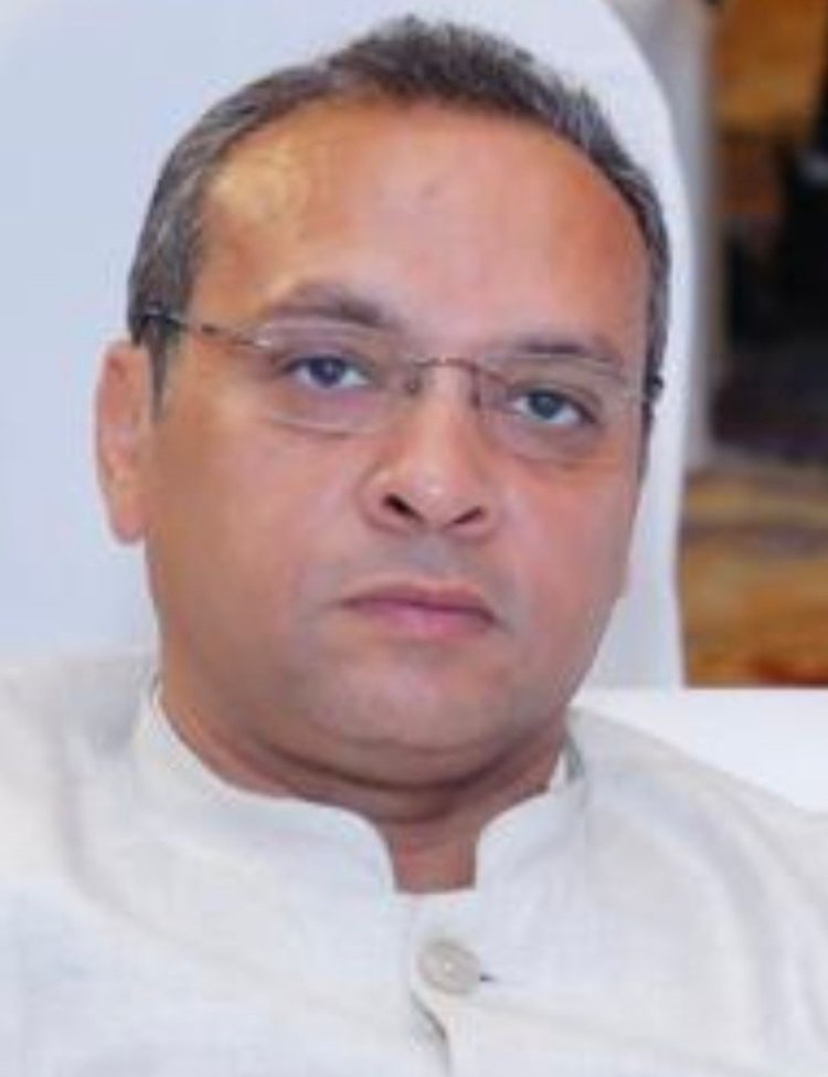 अस्तित्व का संकट बनाम सत्ता और शक्ति का संघर्ष - अनुज अग्रवाल