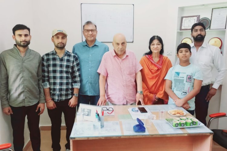 गरीब एवं निम्न वर्ग के लोगों तक सरकारी योजनाओं का लाभ पहुंचाने के लिए हुई बैठक