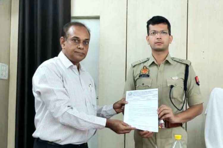 सोसाइटी की सुरक्षा व्यवस्था संबंध में शक्ति अवस्थी से की मुलाकात