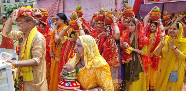 सेक्टर 134 में कलश यात्रा के साथ श्रीमद्भागवत कथा का शुभारंभ