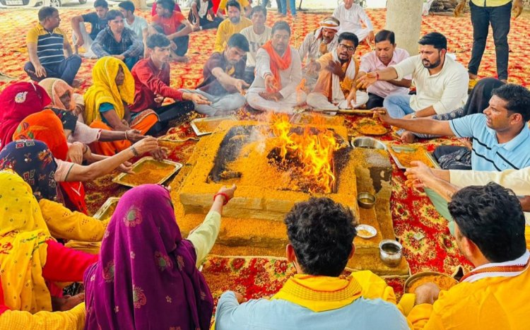 मॉ बगलामुखी महायज्ञ में सनातन धर्म के दुश्मनों के विनाश की दी आहूति - वेद नागर