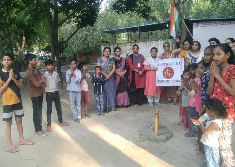 गोल्डन क्लब व खुशी उन्नति केंद्र टीम ने स्लम बच्चों के साथ मनाया आजादी का पर्व