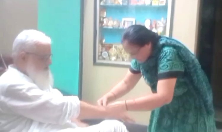 मुस्लिम भाई के पिछले 25 वर्षो से राखी बाँधती है हिन्दू बहन