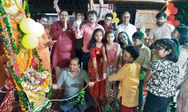 गुलमोहर एन्क्लेव में श्रीकृष्ण के जन्मोत्सव पर बही भक्ति रसधार