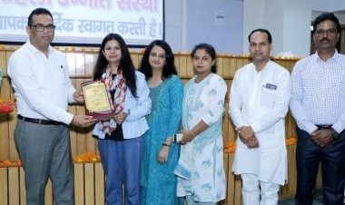 समाजसेवी रश्मि एवं टीम को महिला उन्नति संस्था ने किया सम्मानित