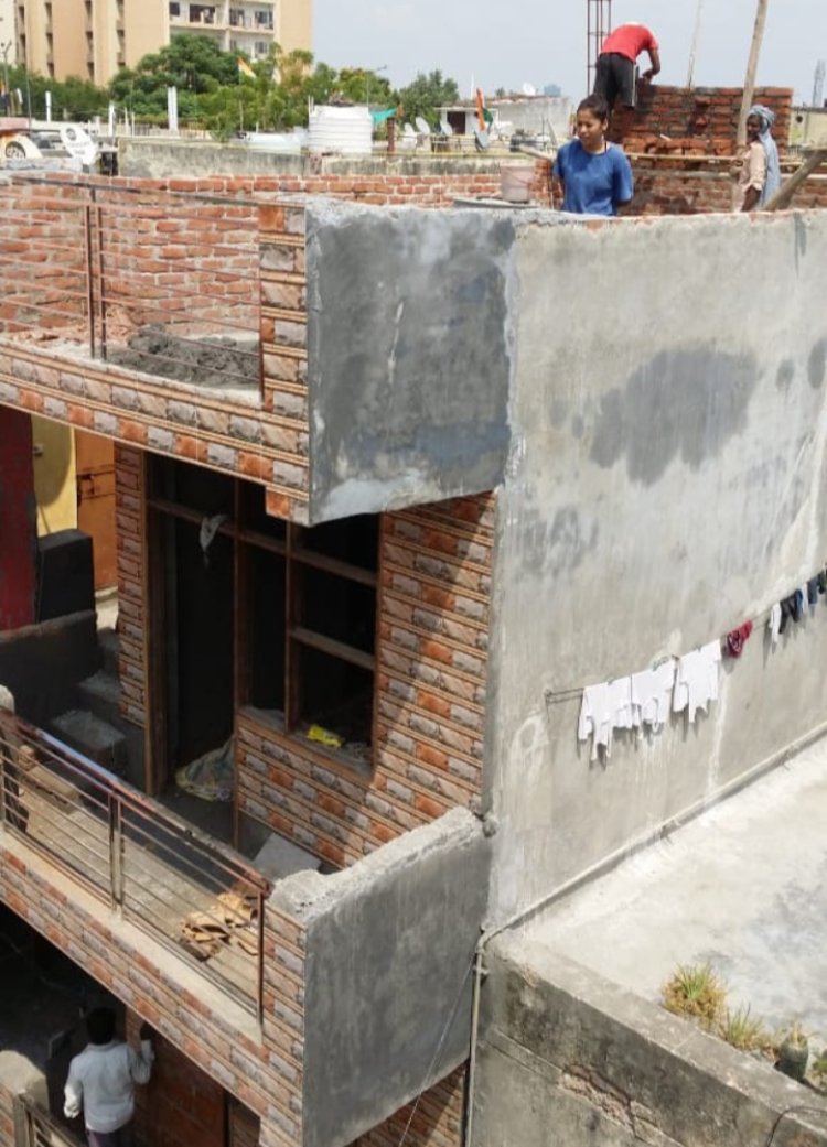 नोएडा प्राधिकरण का कारनामा : फ्लैट का आवंटन रद्द फिर भी ओनर काबिज, अवैध निर्माण में किरायेदार