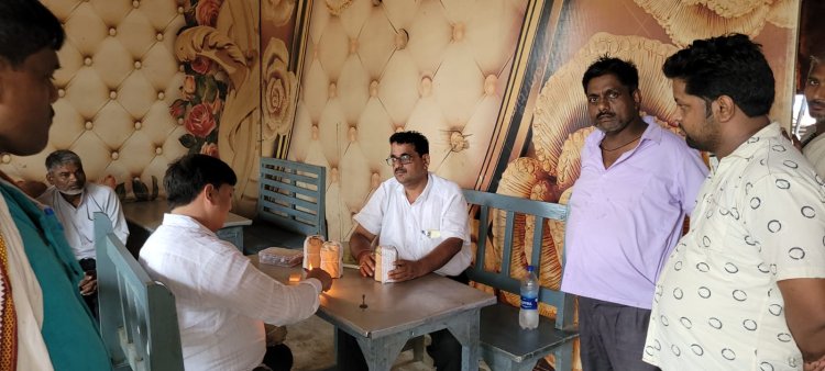 मिष्ठान दुकानदारों पर हुई छापेमारी मचा हड़कंप,लिए गए सैंपल