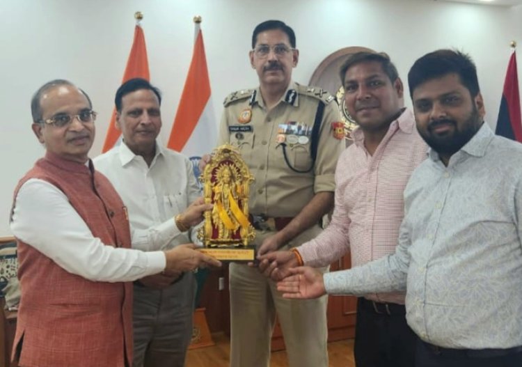 पुलिस कमिश्नर से रामलीलाओं के लाइसेंस एक सप्ताह पहले दिए जाने की मांग 