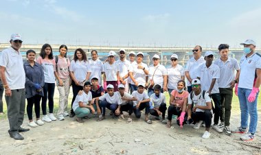 स्वच्छ यमुना मिशन नमामि गंगे के अंतर्गत सामाजिक संस्था YSS फाउंडेशन ने किया कालिंदी कुंज यमुना घाट पर स्वच्छता कार्यक्रम का शतक पूरा