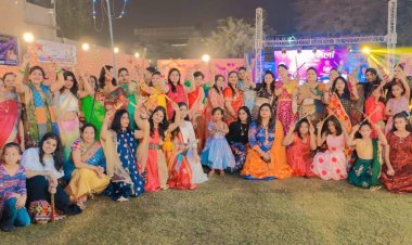 डांडिया में इंडियन आइडल सिंगर रेबिका के गानों पर जमकर झूमे सेक्टरवासी 