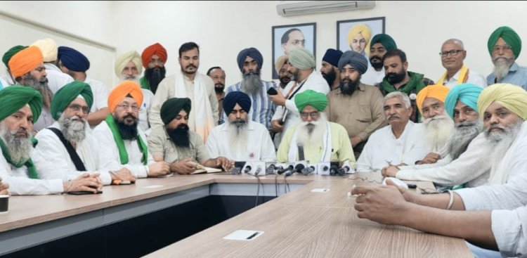 संयुक्त किसान मोर्चा की बैठक चंडीगढ़ के किसान भवन में संपन्न