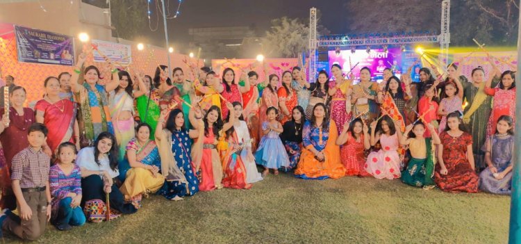 डांडिया में इंडियन आइडल सिंगर रेबिका के गानों पर जमकर झूमे सेक्टरवासी 