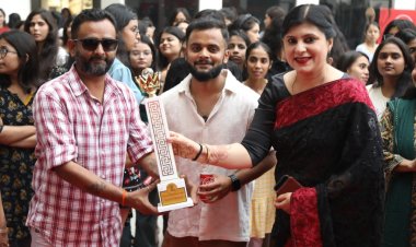 सत्यम फैशन इंस्टीट्यूट के दीपावली उत्सव मे अवि राजपूत का हुआ लाइव म्यूजिक कंसर्ट