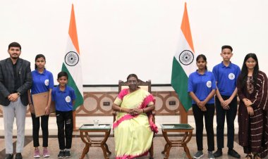 बाल दिवस के मौके पर राष्ट्रपति से मिले झुग्गी बस्तियों के बच्चे, महामहीम ने बढ़ाया बच्चों का हौसला